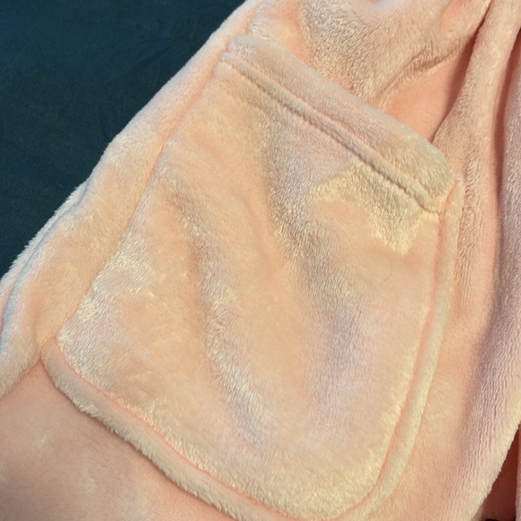 Soft Pink Robe - Picture 5 of 5